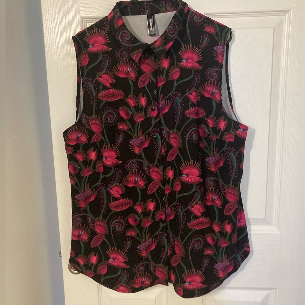 Black milk Venus flytrap shirt